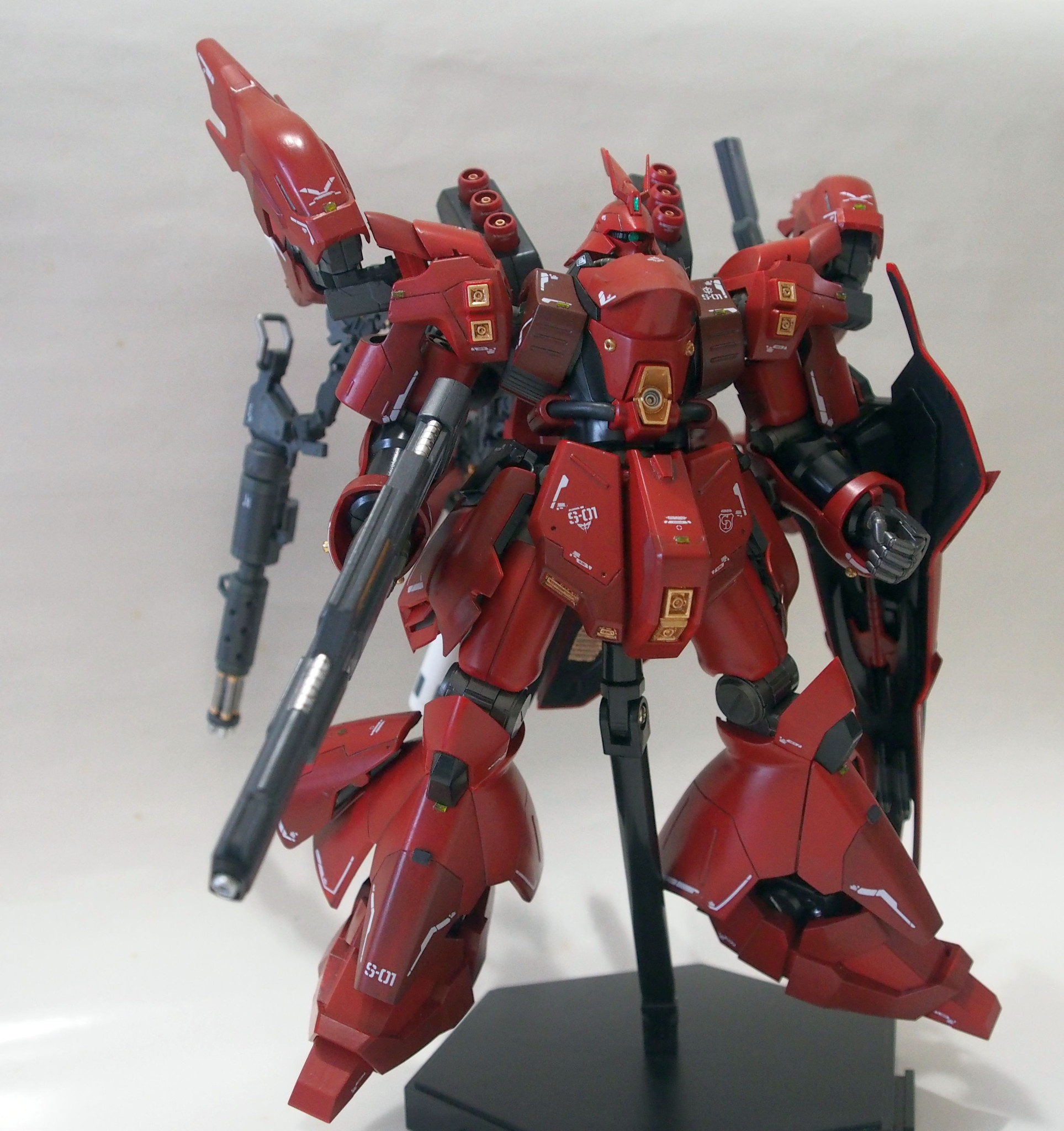 サザビー・アクィラ -Sazabi aquila-｜けのさんさんのガンプラ作品