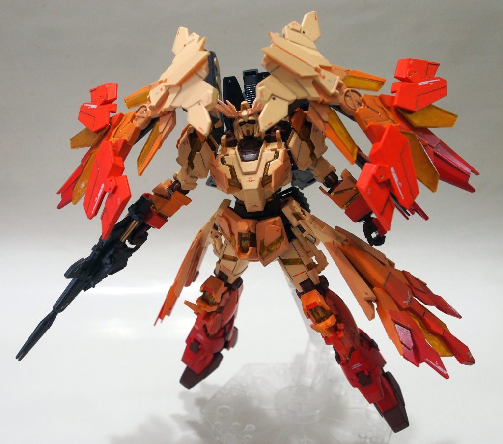 筆塗りに加え、リアルタッチマーカーによる陰影追加によって立体感を増しています。