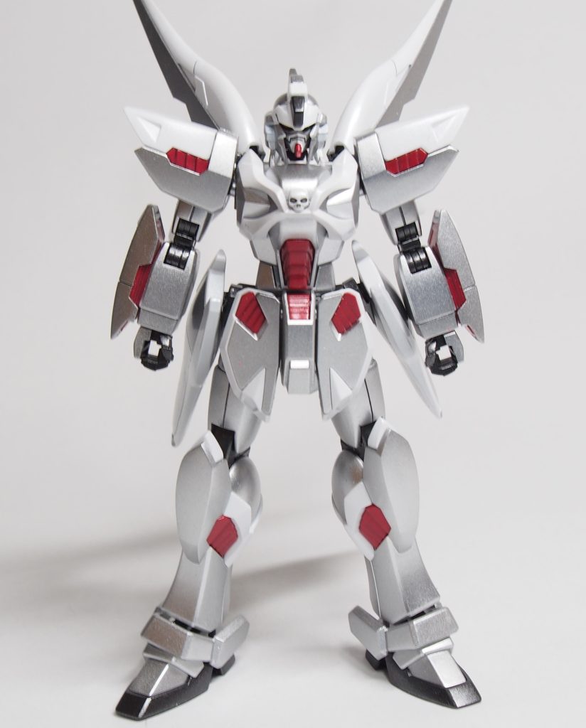 このキット制作時には、まだHGゴーストガンダムが発売されていなかったので、HGファントムに手を加えてゴーストガンダムを再現しています。