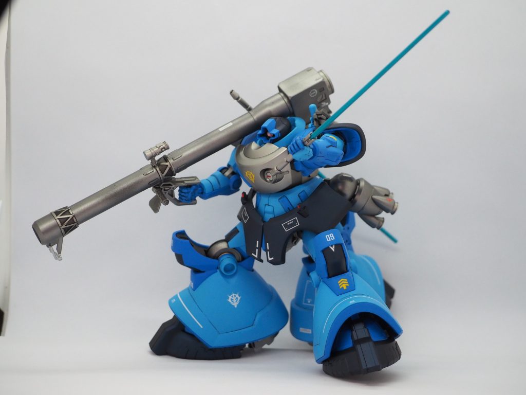 接地があまり良くないことと干渉する部位が多いのでポージングには苦労しました武装もビームバズーカ等も考えてはいたのですが時間がないので断念しました