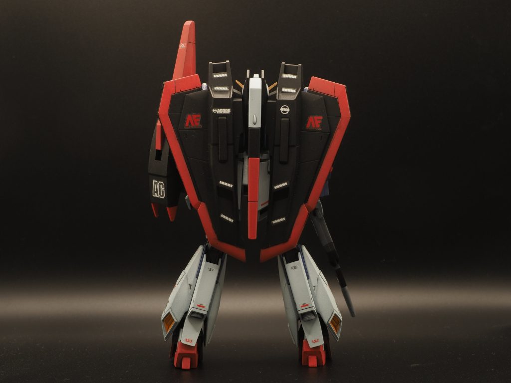 某所のイベントで頂いたZガンダム。我が家で初めてのZなので、設定通りの色で塗りました。