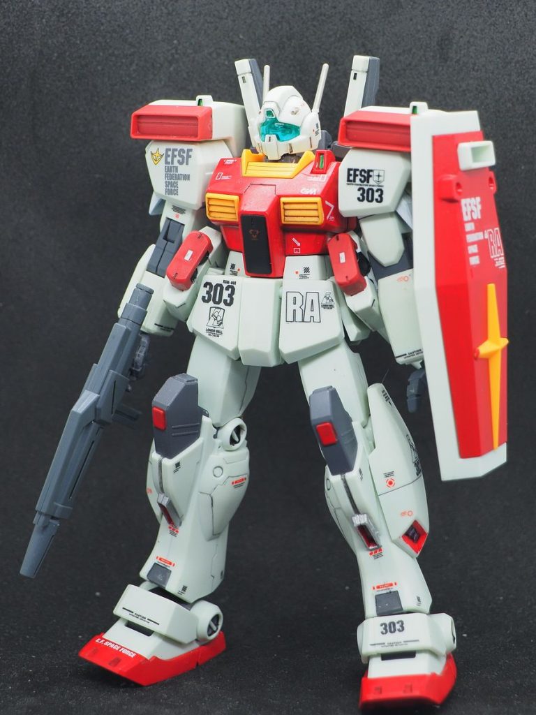 デカールを追加、ミサイルポット部分塗装の追加などをして紅白に出場するのに恥ずかしくない様に(gundam-kao2)