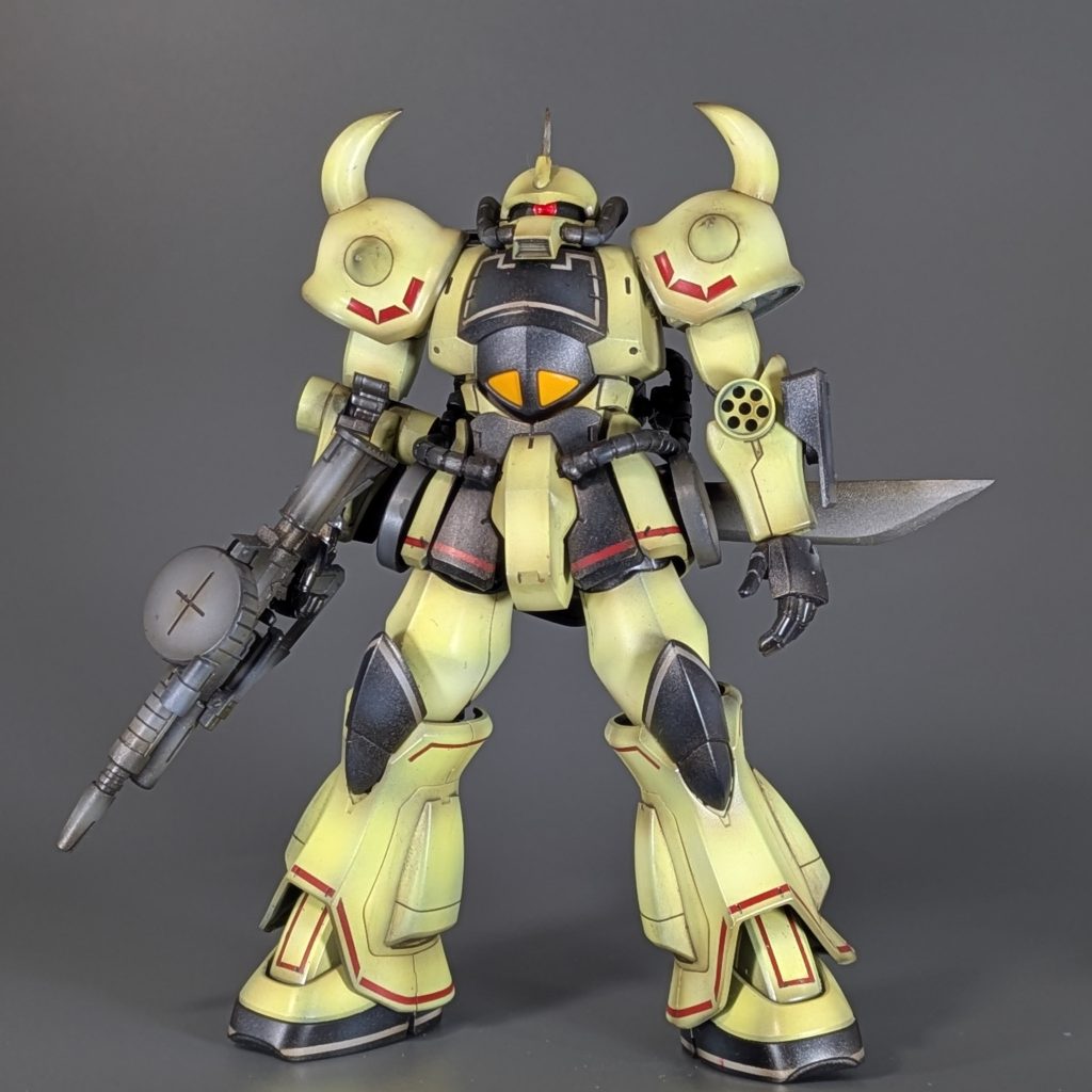 砂漠の駐屯地グフ