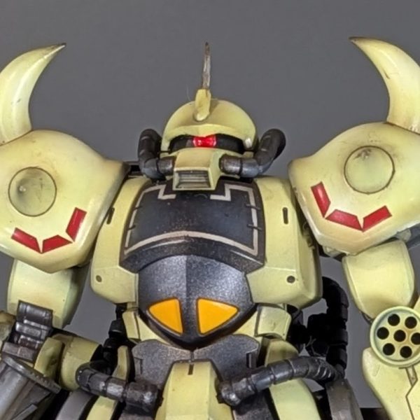 砂漠の駐屯地グフ