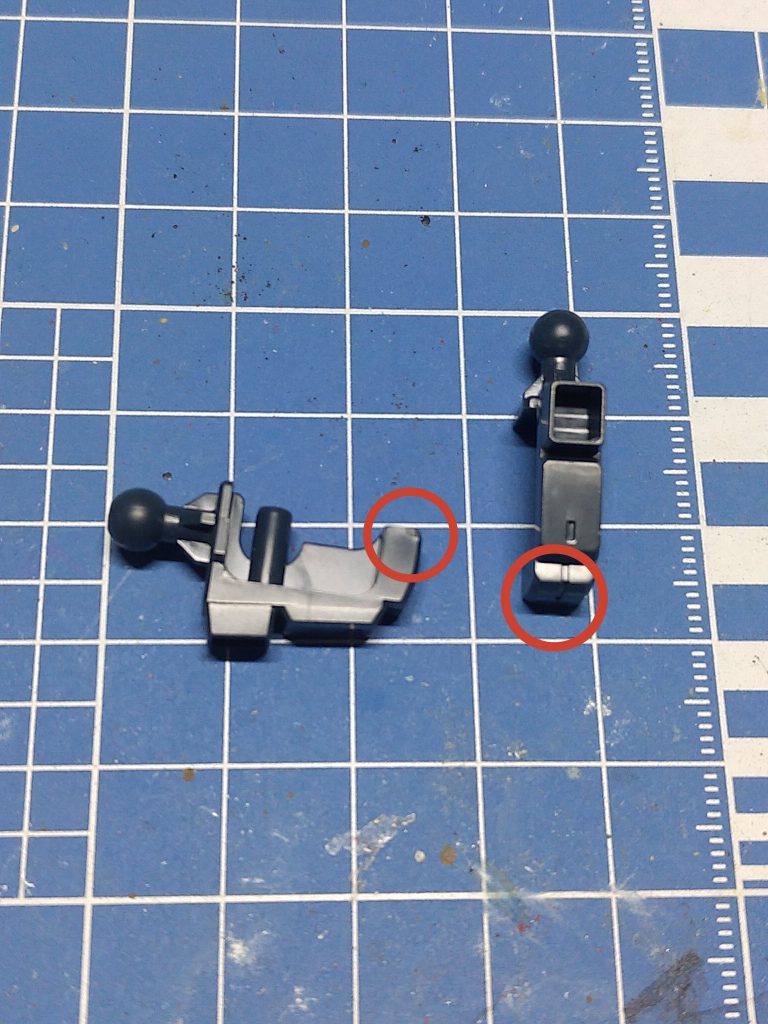 足首パーツの後はめ加工は赤丸部分を切り取り、形を整えるだけで可能です。