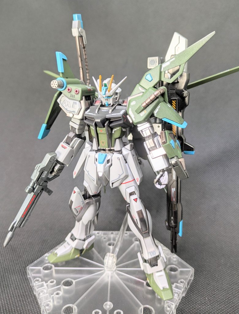 全身ショット✨️今回作製したのはエントリーグレードのストライクとオプションパーツにてパーフェクトストライクです👍️