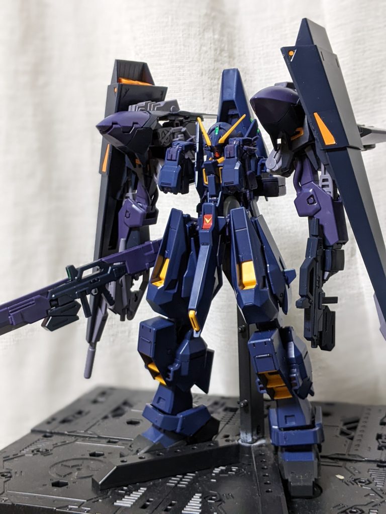 おまけの組み合わせですが［フライルーII］と言って良いのか悪いのか…。本来はシールドブースターを２枚装備させるのですが、フルドドIIを装備したことで干渉するためオミット。RX-124+FF-X39A ウーンドウォート［フライルー・ラーII］というところでしょうか(^_^;)