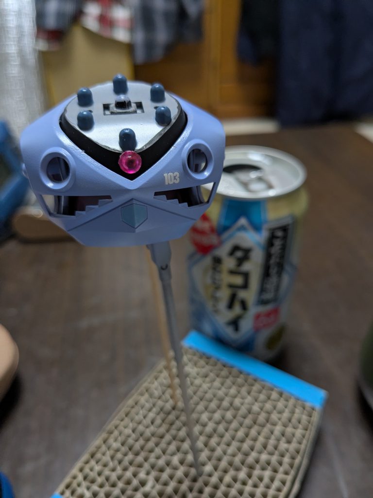 モノアイの光り具合はこんな感じ　市販のものと同じレベルになりました　