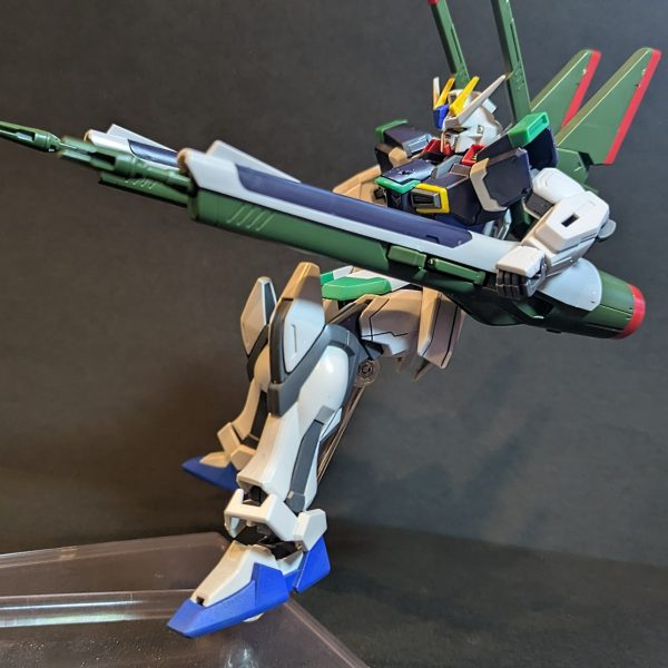 HGのブラストインパルスの華奢なイメージを変えたくて製作しました。カラーリングをもう少し抑えて仕上げたいと考えています。（2枚目）