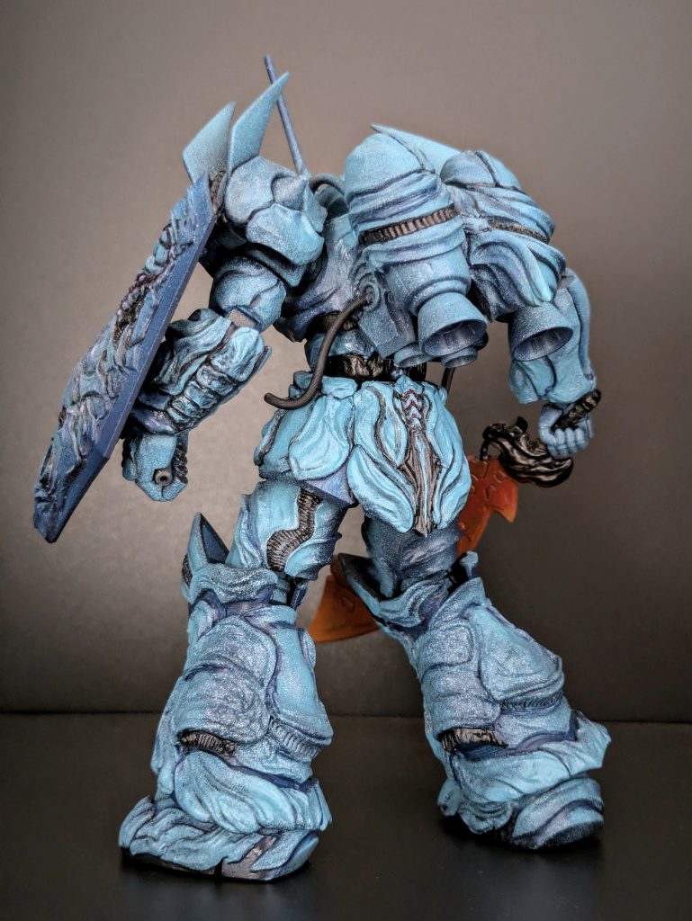 シールドを異文明っぽくしましたが、その下に隠れるゴツい左腕の方が気に入っています。