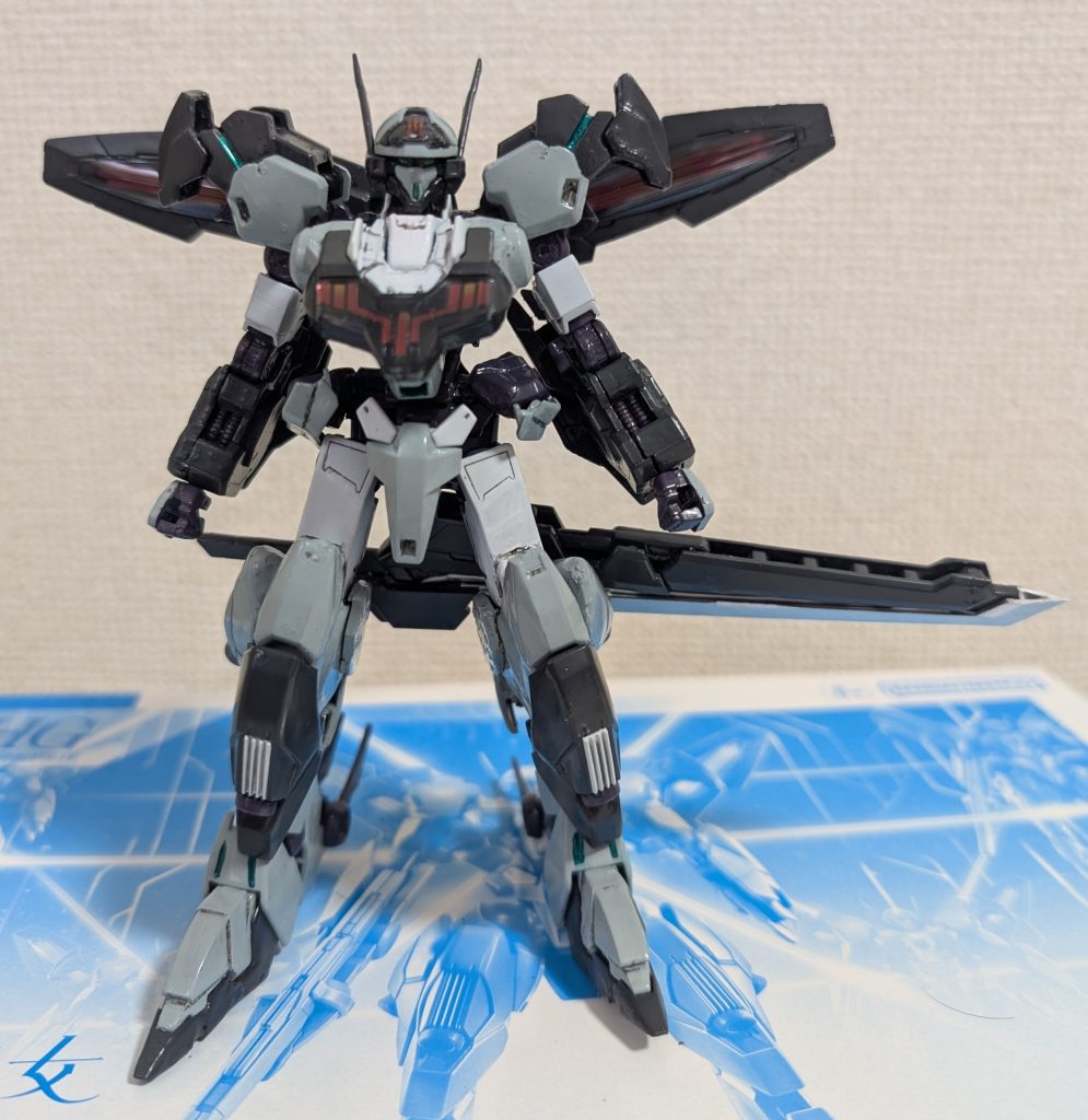 ソード一式はこの様に腰部にマウント出来ます。