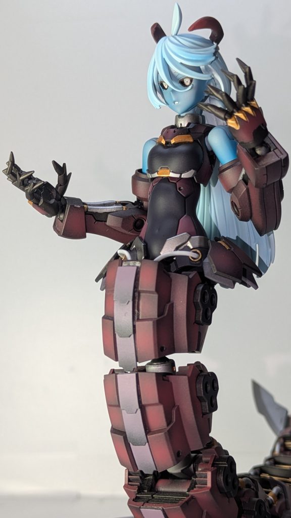 ・全身像モチーフはア〇ス〇ィーズ16世エピオンカラーの黒立ち上げグラデーションがかかっています。