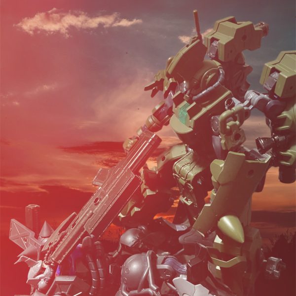 地上軍残党の重鎮子息に絡まれた。謂れのない決闘をボンボンに強制^_^ザクⅢの力をスクラップに教えてやるよ^_^・・・・やってみろ💢始まりの瞬間、猛加速！？なっ！！💦ザクⅢを吹っ飛ばしてコクピットに足掛け^_^口を閉ざしたまま、ワイヤーでビームアクスライフルをゲット^_^や、やめろ😭わ、わかった（ ;  ; ）わかったから（ ;  ; ）ザクⅢの胸にライフルの銃口を乗せ舐めたら終わり・・・食うか・・・喰われるかだ。閃光と共にでかい風穴共に沈黙するザクⅢ。古くても・・・新しい骨を得て・・・今日を生き抜く（6枚目）