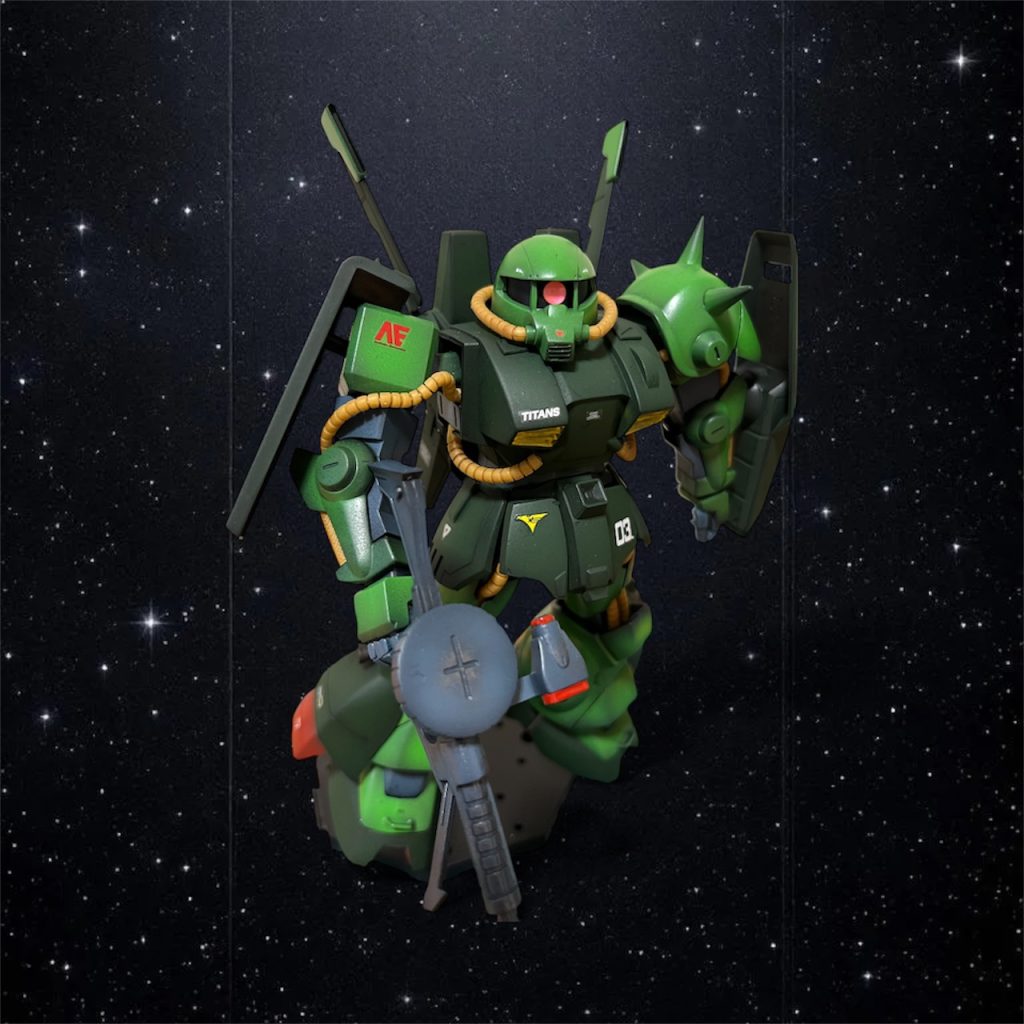 背景を宇宙にしてみました。旧キットなんで可動域が少ない上に、パイプがさらに制限をかけます（笑）