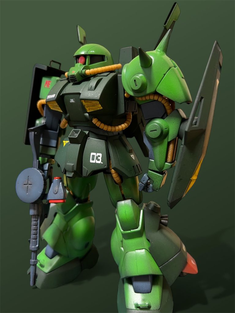 立ち姿はカッコイイですけどね！