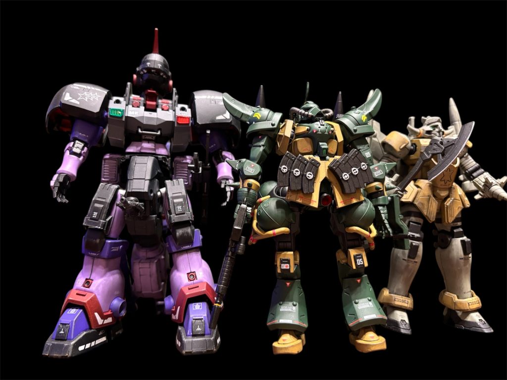 妄想設定のジドム(敵機)、05タイプ、ズクのスリーショットです。写真枠に余裕がありましたので妄想設定全開で