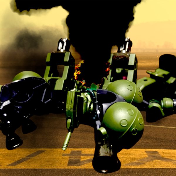 お前は強い。だが・・・お前は一人。俺は、「俺たち」は・・・閃光が貫く。ゆっくりと倒れる。煙が立ち込めるコクピットで呟く。お前が仲間と襲っていたら負けていた。でも俺は一人じゃない。倒れ伏した鋼鉄の塊が全てを物語っていた・・・fin（7枚目）