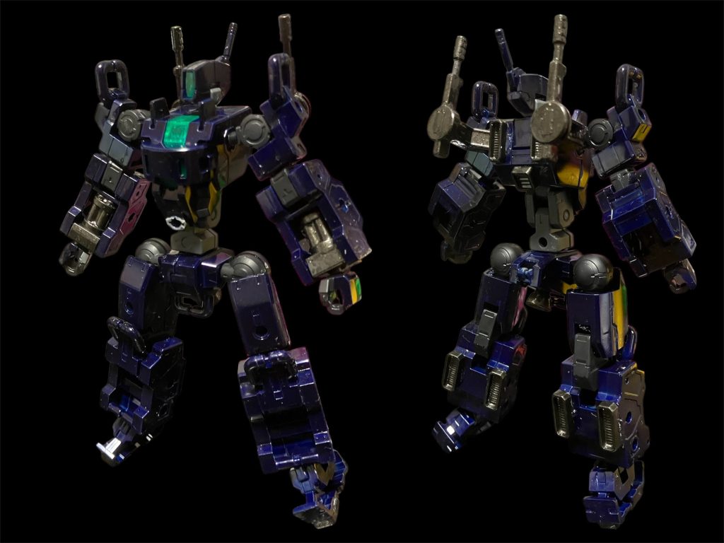 可変機「サーヴァント」。ギャラルホルンの輸出型「フレック・グレイズ」をベースにした火器管制用ともいうべき機体。コクピットもじつはこちらがわにある。