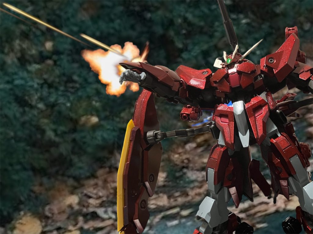 腕部に追加した機関砲^_^腕部上下に砲口を付け、MS・MAどちらでも撃てる^_^ランナーをピンバイスで穴開け^_^