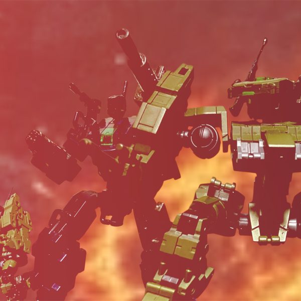 一斉射‼️撃てっーー！！！その場にいるMSから銃弾とミサイルが飛ぶ^_^閃光とともに爆発の光が当たりを埋める。煙の下、姿はなかった。他、倒したか？・・・だが上を見ると、煙にまとわりつかれつつ・・・異形は健在だった。・・・ウィスタリオとやる前の小手調べといこうか・・・人の呟きと共に・・・異形が形を変え始めた・・・・（5枚目）