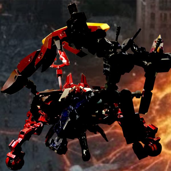 重装甲の前に弾の雨が弾かれる。圧倒的な鋏が腕の関節と装甲を挟み潰しつつある。キシキシッがギシギシッ、グィシャッグイッシャからのガガガガガッに変わりつつある。・・・と思ったら影が！？ぶちかましで吹き飛ばされた蠍の前に現れた巨人。エ、エヴォルブ！？起動したのか？返事はなく蠍に特攻こむ巨人と飛びかかる蠍。怪獣大決戦、始まる‼️（3枚目）