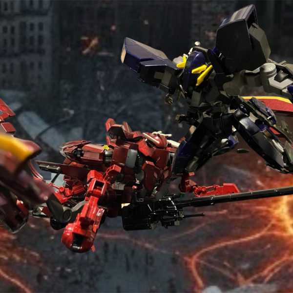 重装甲の前に弾の雨が弾かれる。圧倒的な鋏が腕の関節と装甲を挟み潰しつつある。キシキシッがギシギシッ、グィシャッグイッシャからのガガガガガッに変わりつつある。・・・と思ったら影が！？ぶちかましで吹き飛ばされた蠍の前に現れた巨人。エ、エヴォルブ！？起動したのか？返事はなく蠍に特攻こむ巨人と飛びかかる蠍。怪獣大決戦、始まる‼️（7枚目）