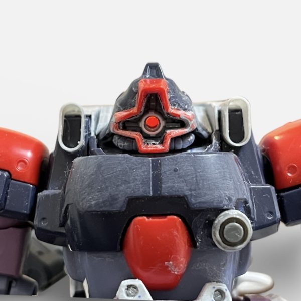 モノアイに手を加えました。ミライトで発光させました。バックパックの排気口には例のメッシュを取り付けました。（4枚目）