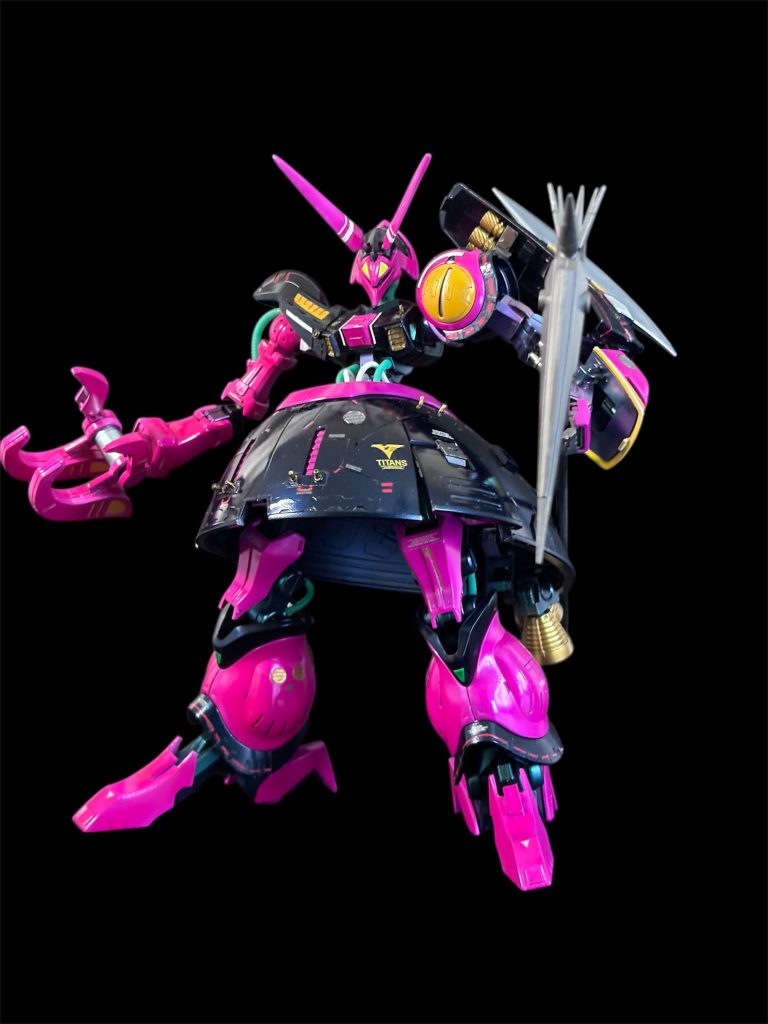 正面全身です。光沢で仕上げました⭐️左手に真ゲッターの鎌を持たせました。決してネズミ色のニンジン🥕ではありません笑