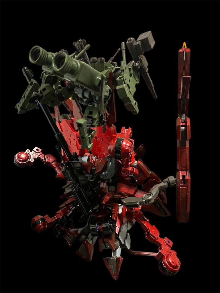 変形時はウチバサミになるシザーズブースター^_^MSも鷲掴み^_^