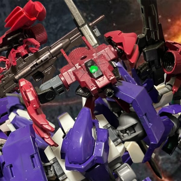 奴等を市街地に近付けるなぁ‼️「「「応っ！！」」」迫り来る赤い波。「撃てっーーー‼️」銃声が雨のように鳴り響く。しかし・・・・く、くそっ💦全く減らない💦か、構わず撃てっ‼️だが減らない。やがて赤い波は彼らの目の前まで・・・・や、やめろっ💦は、はなせっ‼️く、来るなぁー💦「「「ああああぁぁぁあー・・・・」」赤い波が去った後、彼らは「彼ら」になった。次の獲物を求めて・・・・・・・・・（6枚目）