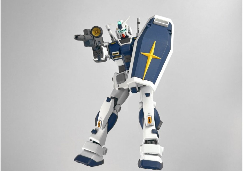 本機の特徴は高い汎用性にある。大戦当時はジムが大量生産され、いくつものカスタム機が存在していた。その多くはエースパイロット用にチューンされたもので、決して少なくは無いコストがかかっていた。その点、ガンダム8号機はその素体のままでも高い汎用性を誇り、専用オプション装備による多くのカスタムを前提に設計されているため、結果的にジムより少ないコストで換装でき、多くの戦場に適応可能となっている。 