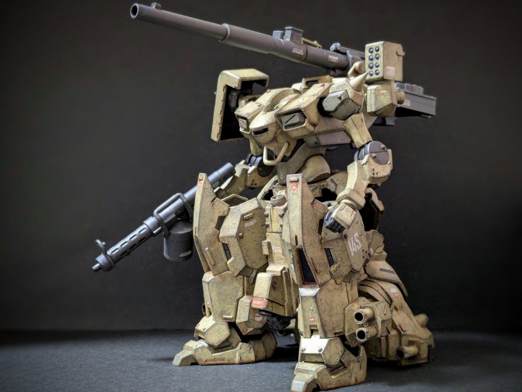 【正面】上述の動機からザメル風の機体をでっちあげました。重力下長距離砲撃戦用重MSという設定です。