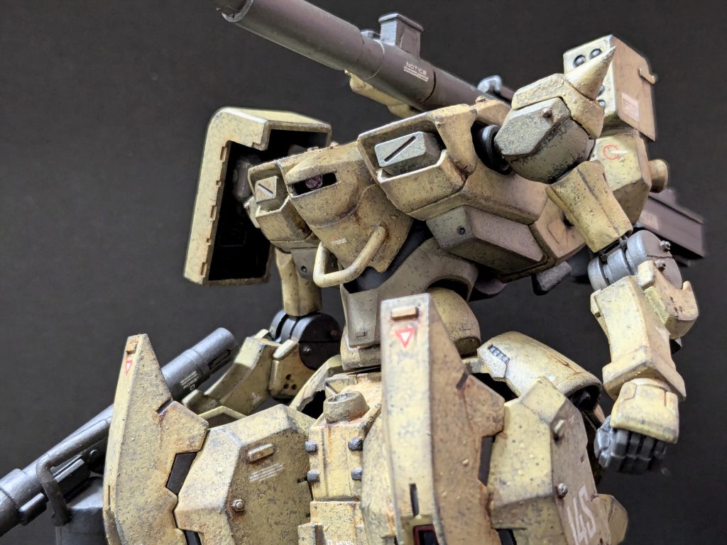 【上半身】肝入りの頭部。もう少しモノアイにうまいこと光が入ればよかったなと。