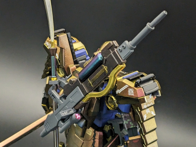 武装は長刀とビームライフル。長刀は無改造、ビームライフルは少し延長などで高出力型になってるはずです(笑)