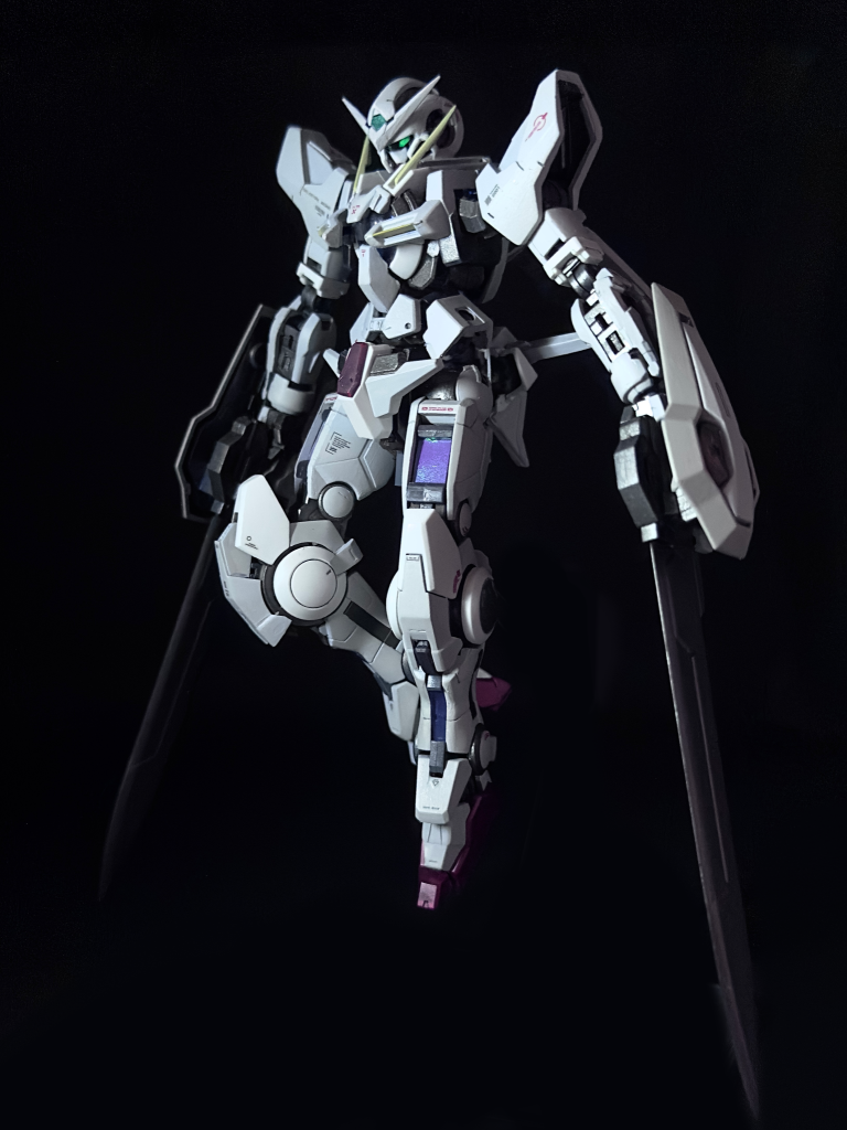 そしてもう1つのアレンジとして左腕用のGNソードを用意しました。本数もあえてのシックスソードとなっています。