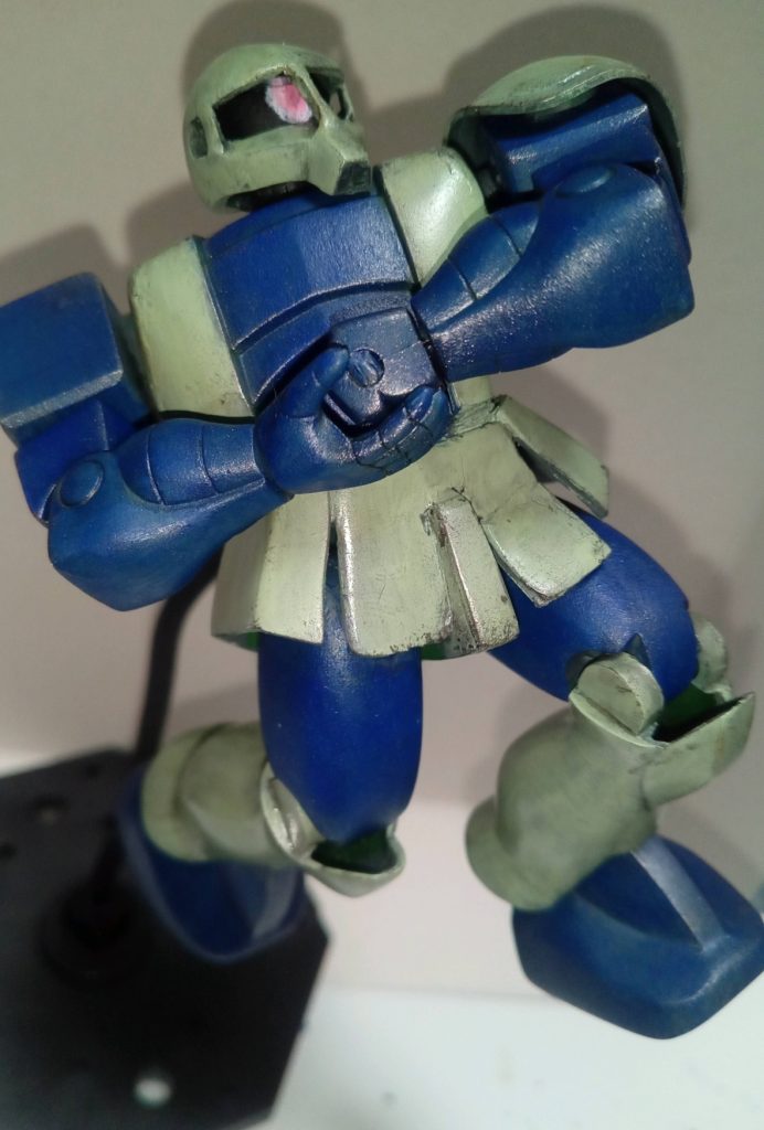 ポーズは固定で、思うようなポーズを取らせたいと何度もくっつけて外してを繰り返しましたが、何となくもうちょっと迫力ある感じにしたかったなぁと思ったり。原作とはちょっとポースの形は違いますが自分なりのタックルを意識しました。