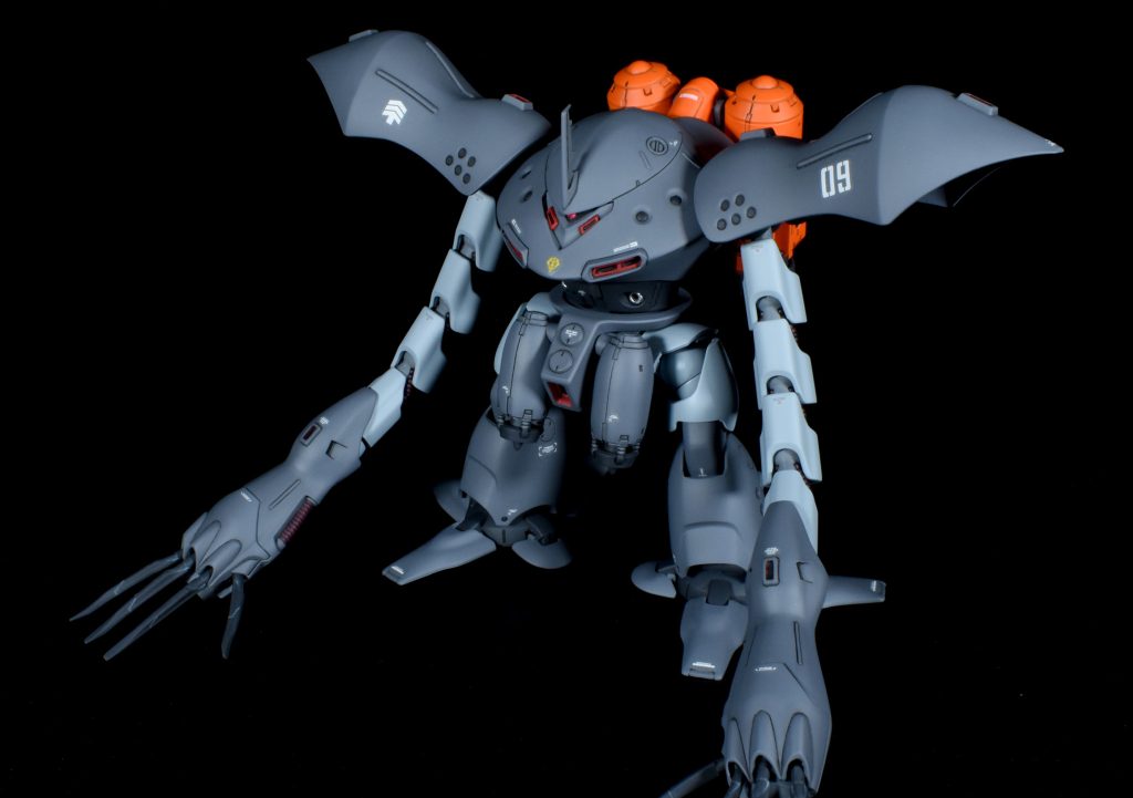 ハンドミサイルなしハンドミサイル込みでのカラーバランスを意識していましたが、装備のない状態でも格好よくできていると思います。