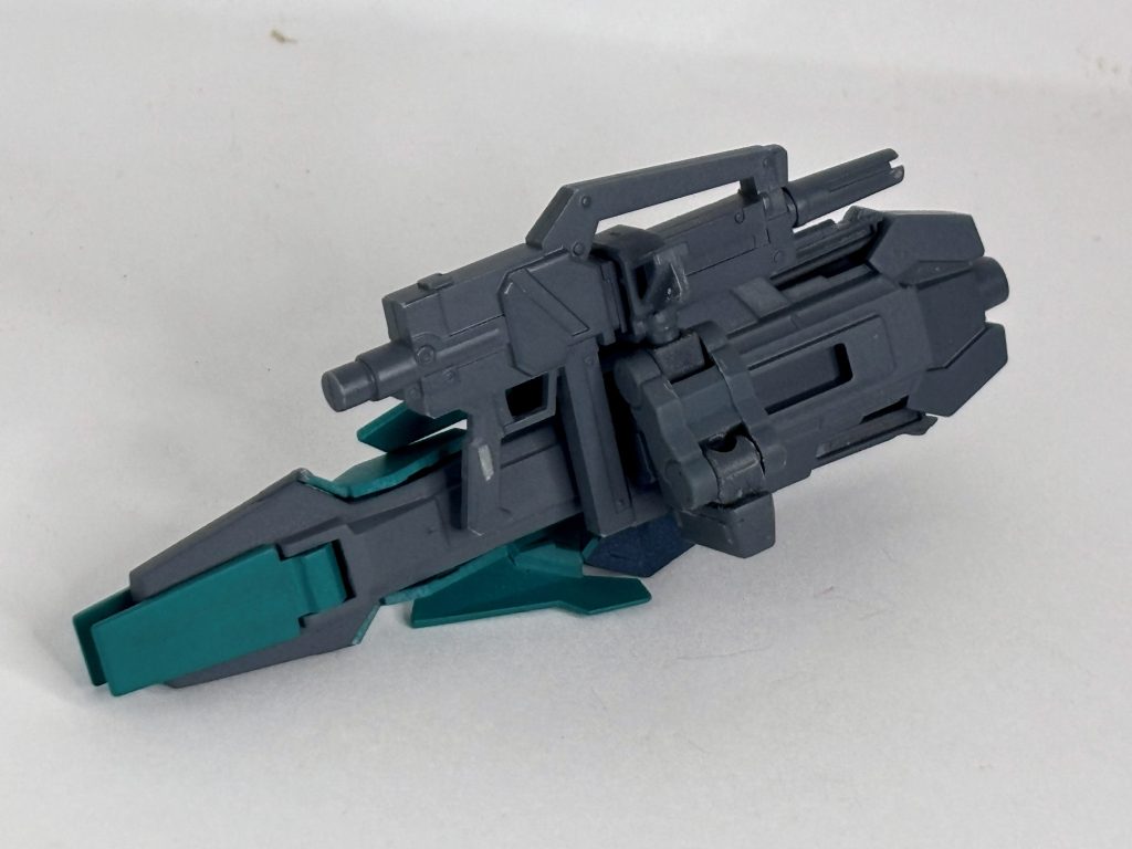 シールドとライフルはこんな感じに専用ラックで一体化させて後ろ腰にマウントできるようにしてある。