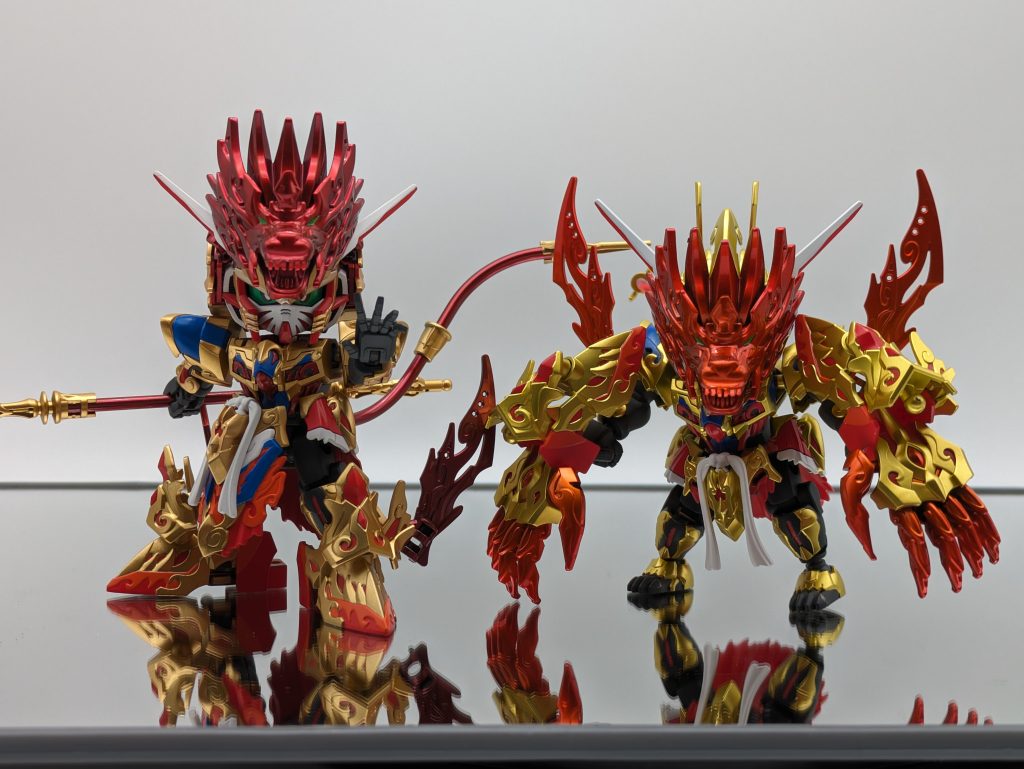 今回大失敗をしまして　ゴールド吹いた時になんか変な色になったんで「あれ？何だこれ？」ってなってて原因わからずマスキングも外してたし　頭の後ろだし　見えないし気にしつつもこのままでいいかってなり　数日経って２体目に進んで　２体目塗ってる時にゴールドでまた艶がなく白っぽくなって…「あれ？また？」ってなって何なんだろうな〜って思ってて湿度計パッと見たら80%超えてました（笑）メタリックでもかぶるんだっていい勉強になりました👍ちなみに２体目のときはマスキング剥がしてなかったので除湿機ガンガンかけて上からゴールド吹いたら問題なくリカバリーできましたかぶってるのはスターブライトゴールドの方の頭の後ろの部分ですね😭長くなりましたが　最後まで見ていただきありがとうございました🙇