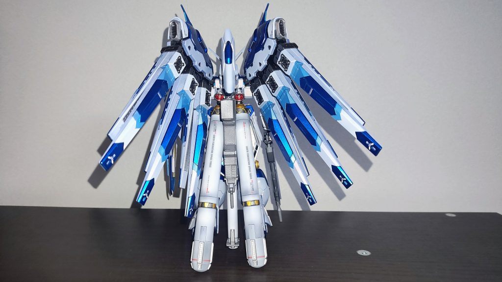 Hi-νガンダム　素組全塗装–4枚目/制作者：amabox10