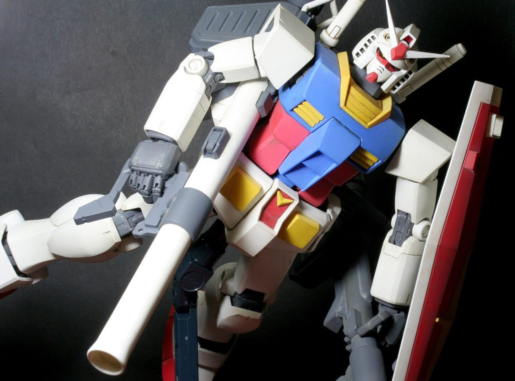 塗装のほうはエアブラシが固まり、シンナー吹いてに始まり、プラカラーも固まりからの溶媒液でして更に勘所も忘れてで散々なことになりました。(オリンポスヤング8)古い環境でアップロードにどれだけ耐えうるのか試みな面もあります。何か感想を頂ければありがたいです。勉強になりますので。