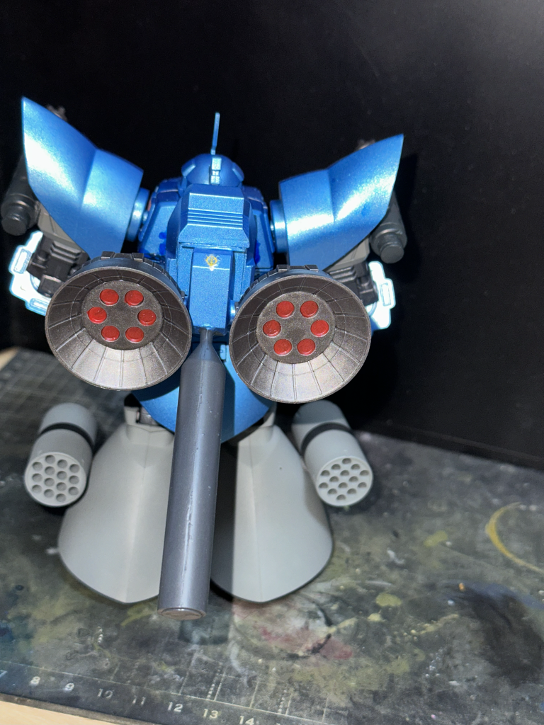 ジオングの脚部バーニアをバックパック化しました。 