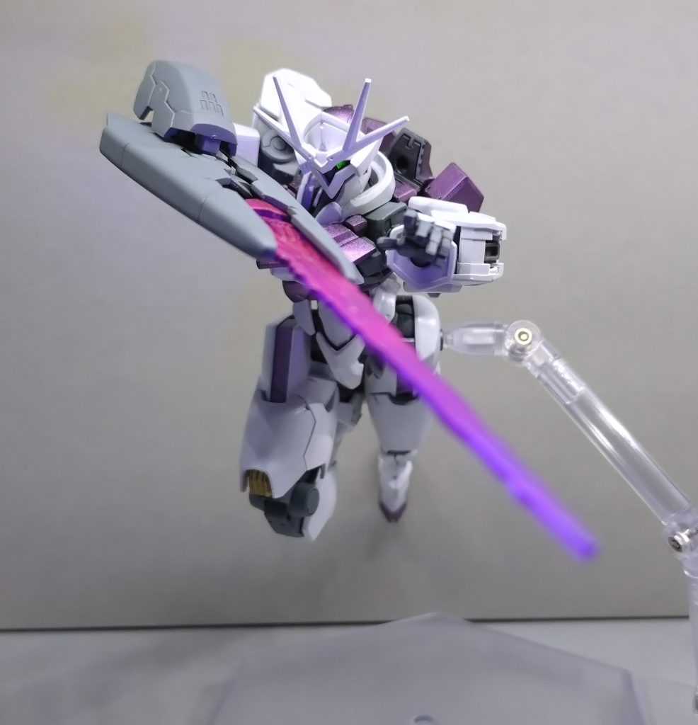 攻撃的な近接戦闘スタイルのビルダーが使用している機体をイメージして制作