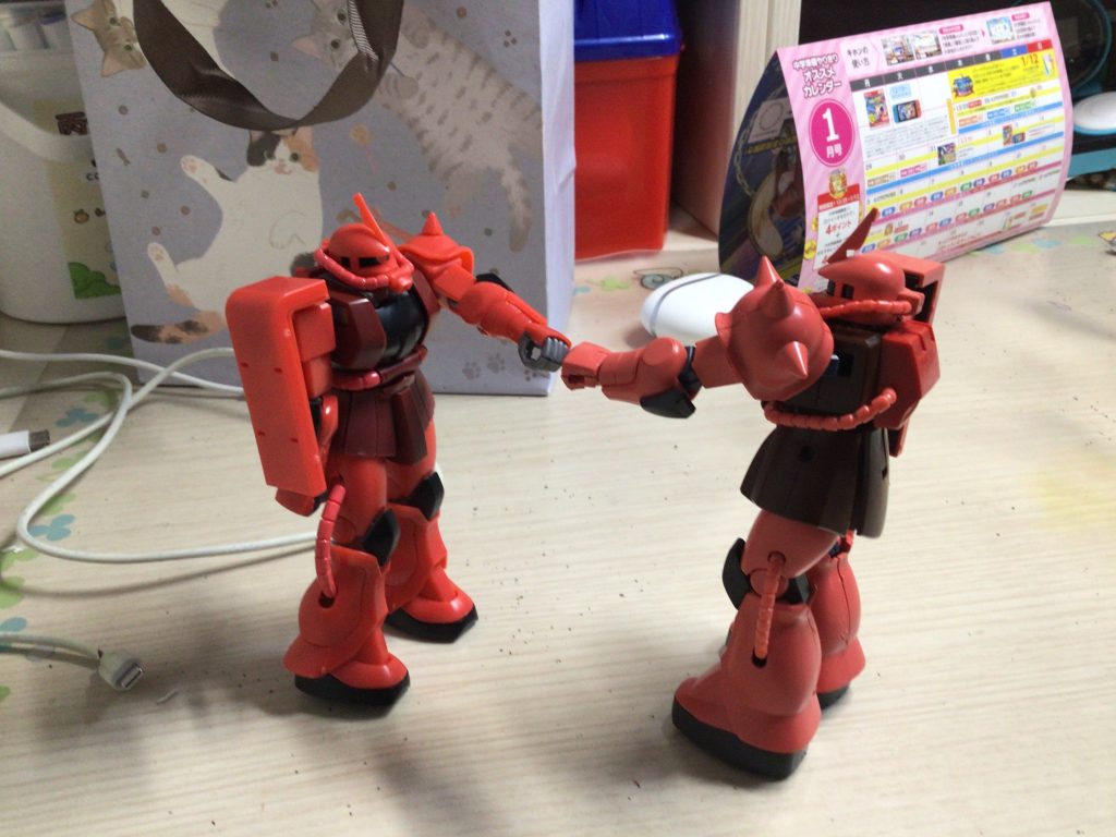 ザクⅡとシャア専用ザクのグーパン