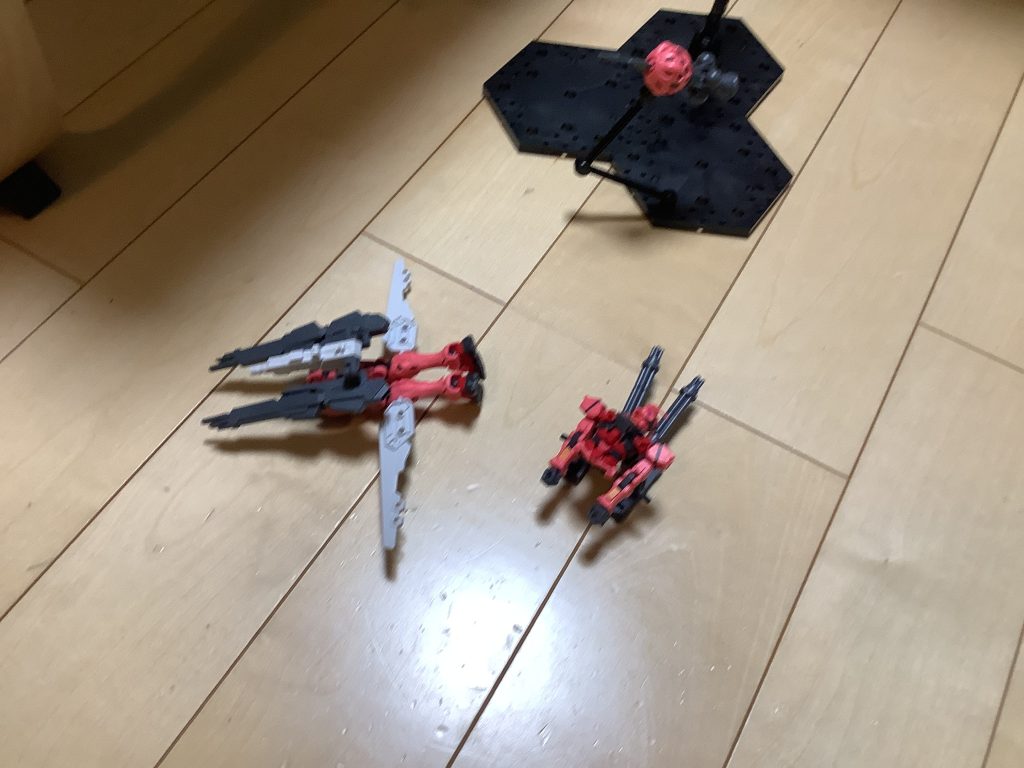 オリジナル形態のタンクモードとスカイモード