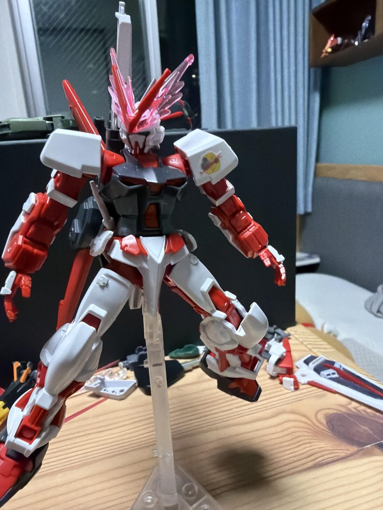 ドライクヘッドレッドドラゴンのベース機新型頭部とカレトヴルッフを搭載のちにレッドドラゴンへと改修されます