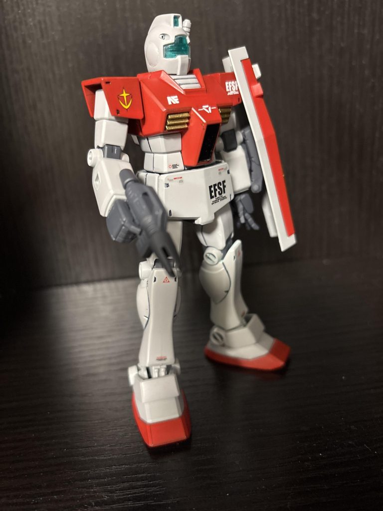 ちなみに今回のカラーレシピです。全身グレー部→タミヤのライトグレーのサフ赤部→タミヤのマットブラックを下地に、クレオスのMSレッドゴールド部→マットブラック下地のタミヤのゴールド以上になります。