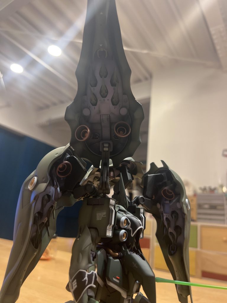 間接、羽裏は薄い紫。中々気に入ってます。