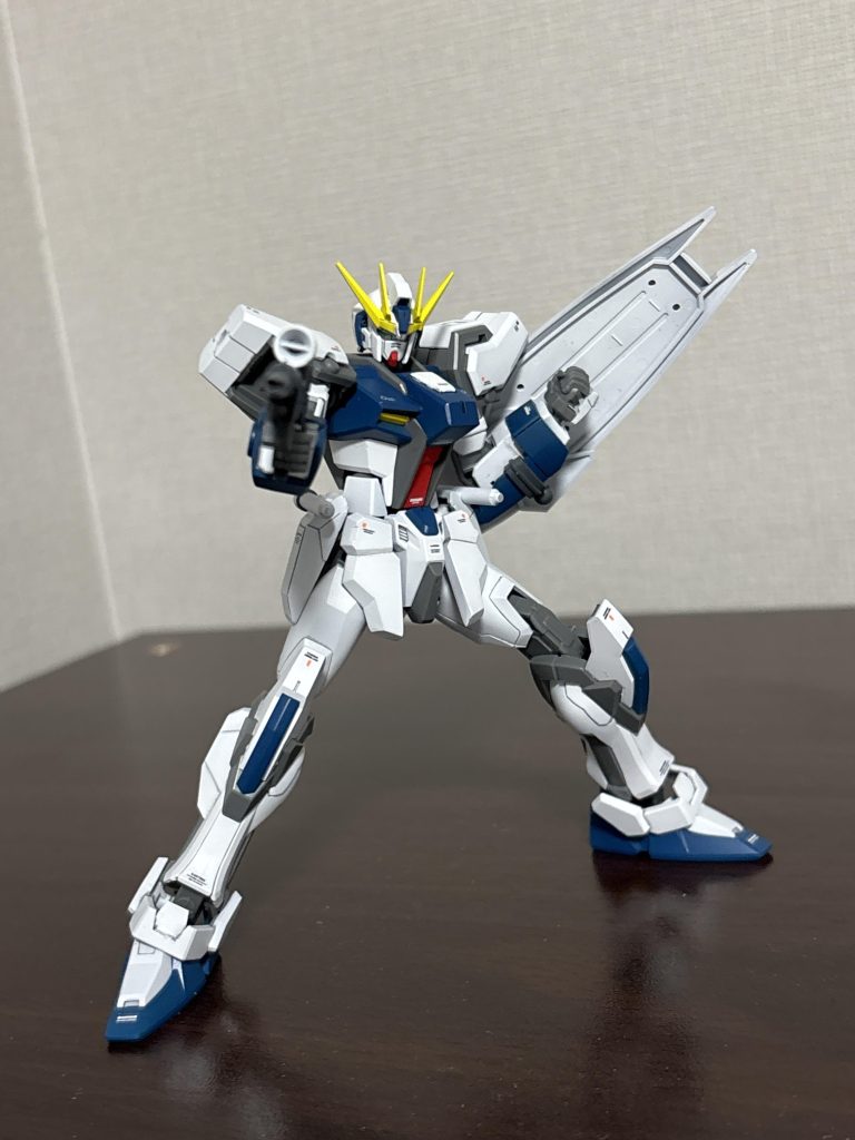 ストライクなんてなんぼあっても良いですからねコンセントは「ストライクをダガー系列のパーツで近代化改修した次期量産機のテストベット」　　ウィンダムが主力機になった結果数機だけ生産された感じ