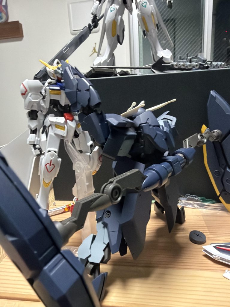 初めてのHGバルバトスの登場がまさかのやられ役これにはミカもビックリw次からはおまけ(メインデッシュ)です。